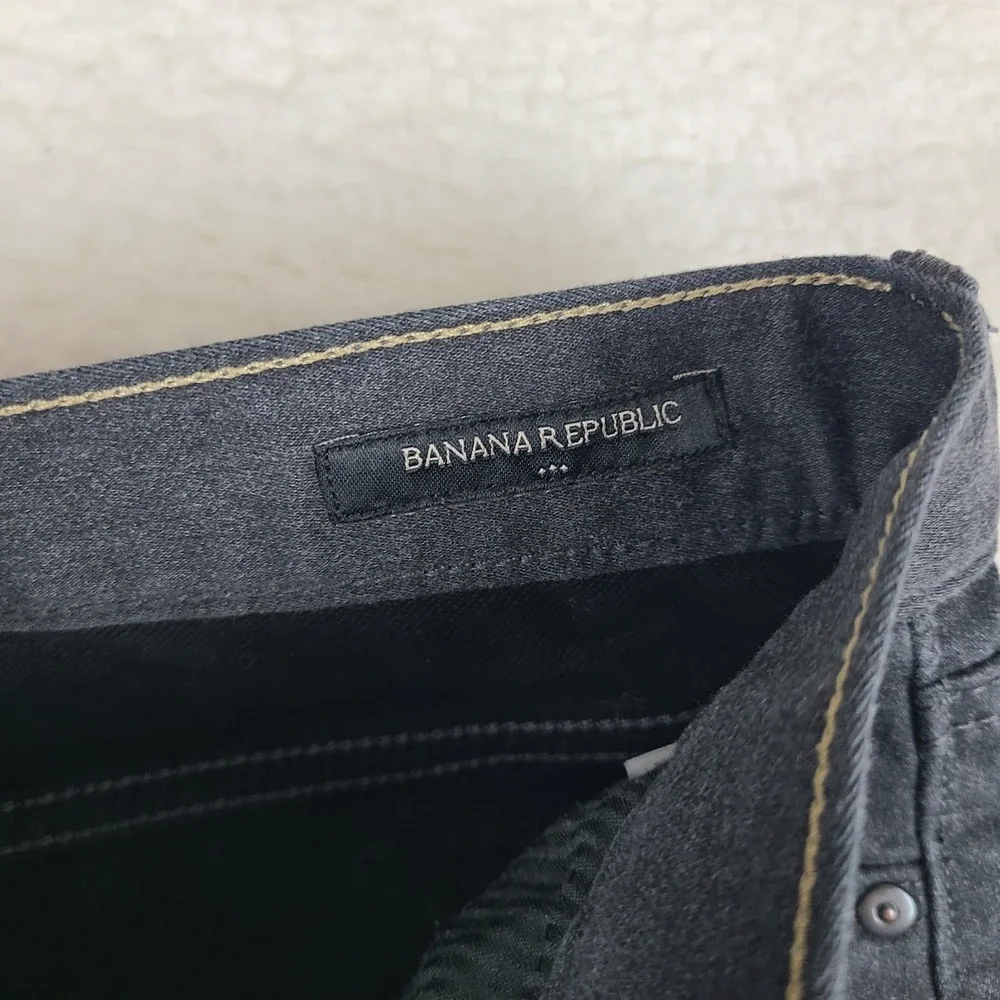 Banana Republic Travel Jean Pants Mens 30x30 Dark Gray Slim Fit Chino Khakis